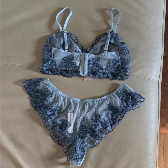 NWT Victoria’s Secret Dream Angels Matching Blue Lace Set - Picture 2 of 5